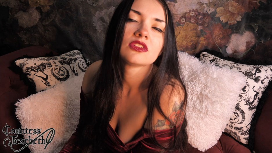 Countess Jezebeth – Endlessly Edged
